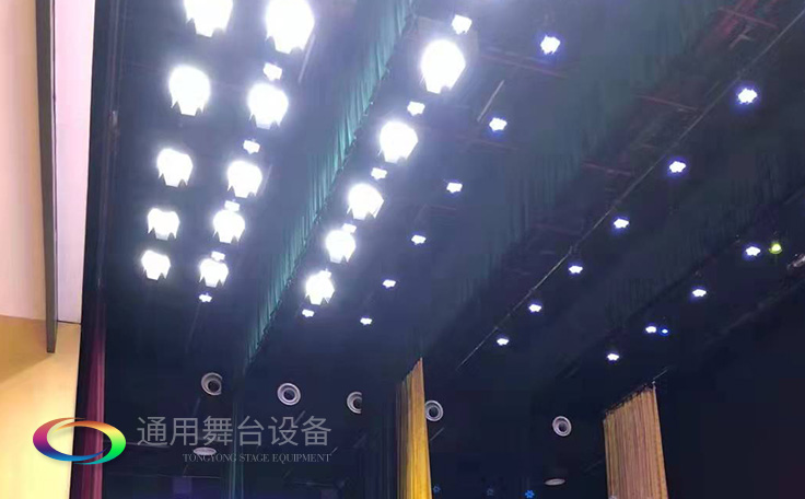 通用舞臺(tái)專(zhuān)業(yè)性<div   id=