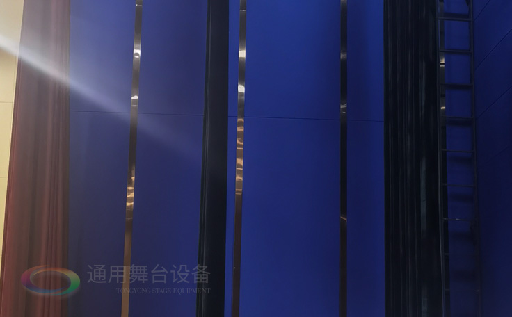 舞臺(tái)幕布的阻燃等級(jí)：永久性阻燃、阻燃<div   id=