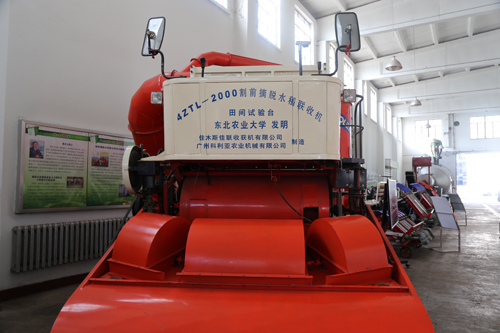 “喜迎十九大教育看龍江” 東北農(nóng)業(yè)大學(xué)農(nóng)業(yè)機(jī)械實(shí)驗室：農(nóng)機(jī)科研釋放的強(qiáng)大生產(chǎn)力