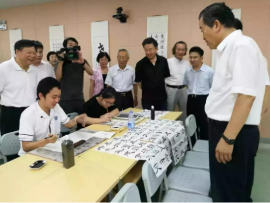 為什么國家越來越重視書法教育？