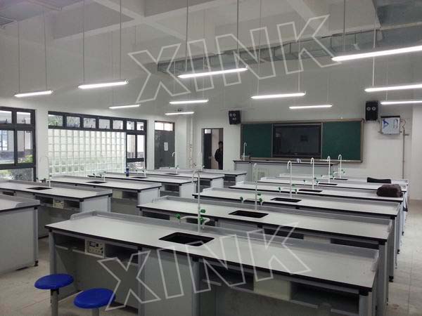 <a href='http://www.387675.com/chanpin/53-1.html' target='1' style='font-size:18px; font-weight:bold; color:#000000;'>科學(xué)實驗室</a>