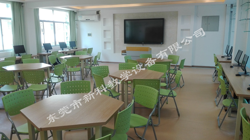 <a href='http://www.387675.com' target='1' style='font-size:14px; font-weight:bold; color:#0080ff;'>創(chuàng)客實驗室</a>