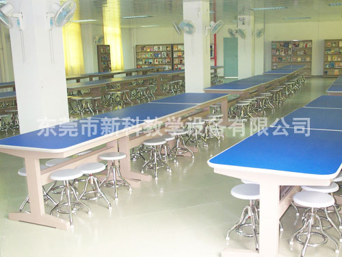 <a href='http://www.387675.com/chanpin/110-1.html' target='1' style='font-size:18px; font-weight:bold; color:#000000;'>圖書閱覽室</a>8