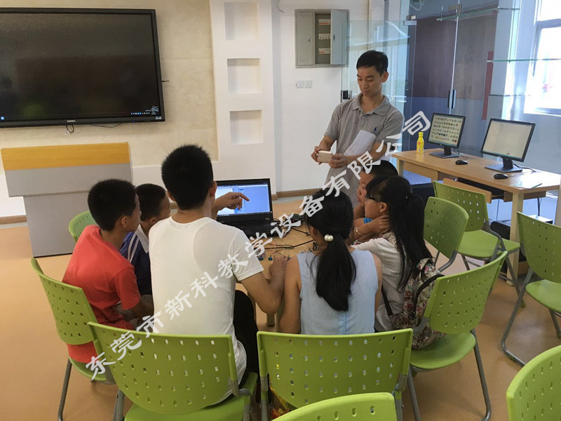 <a href='http://www.387675.com' target='1' style='font-size:14px; font-weight:bold; color:#0080ff;'>創(chuàng)客實驗室</a>