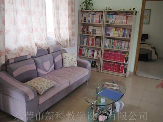 學校<a href='http://www.387675.com' target='1' style='font-size:14px; font-weight:bold; color:#0080ff;'>心理咨詢室</a>
