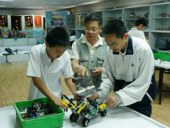 <a href='http://www.387675.com/chanpin/60-1.html' target='1' style='font-size:18px; font-weight:bold; color:#000000;'>機(jī)器人功能室</a>