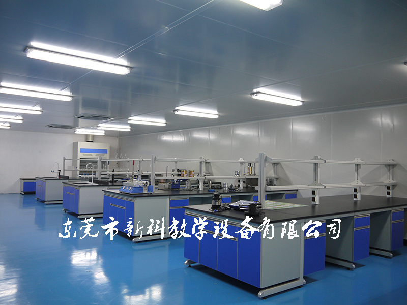 <a href='http://www.387675.com/products/63-1.html' target='1' style='font-size:18px; font-weight:bold; color:#000000;'>中央實驗臺</a>案例